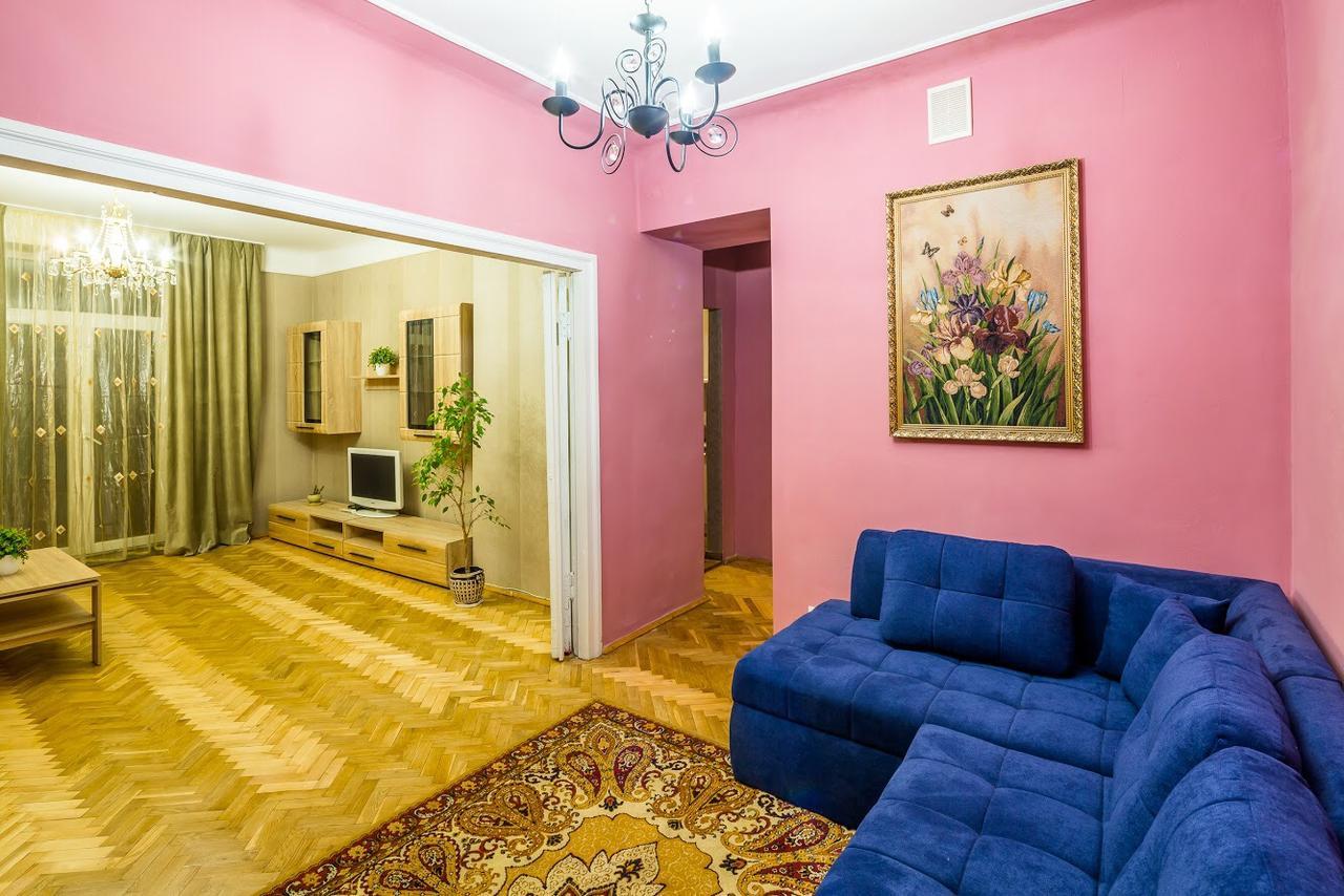 Apartments In The Center Lviv Exterior photo